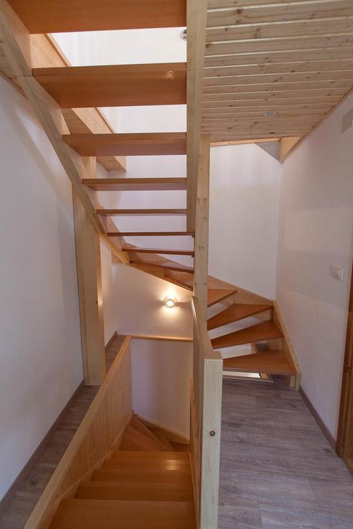 Holiday Home Nika Omišalj Eksteriør billede